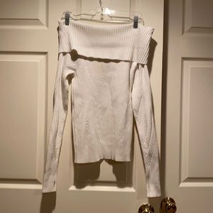 🤍 Gorgeous cream off the shoulder sweater 🤍